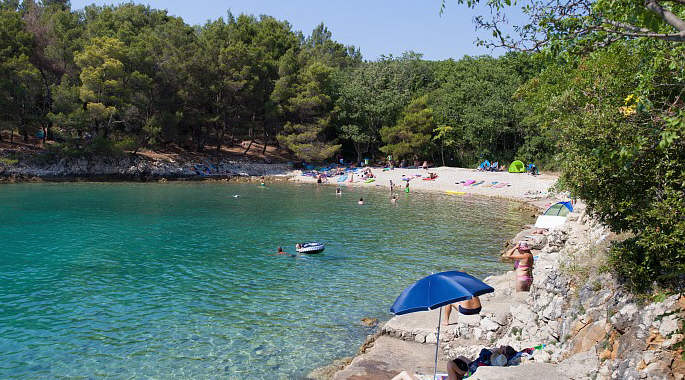 Beach Jert - Pinezici, Krk