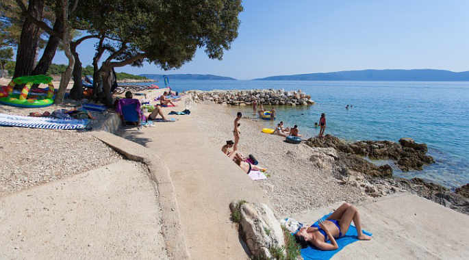 Beach Jert - Pinezici, Krk