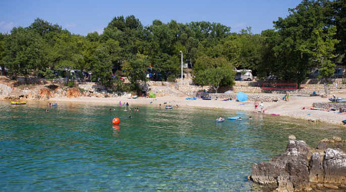 Beach Jert - Pinezici, Krk